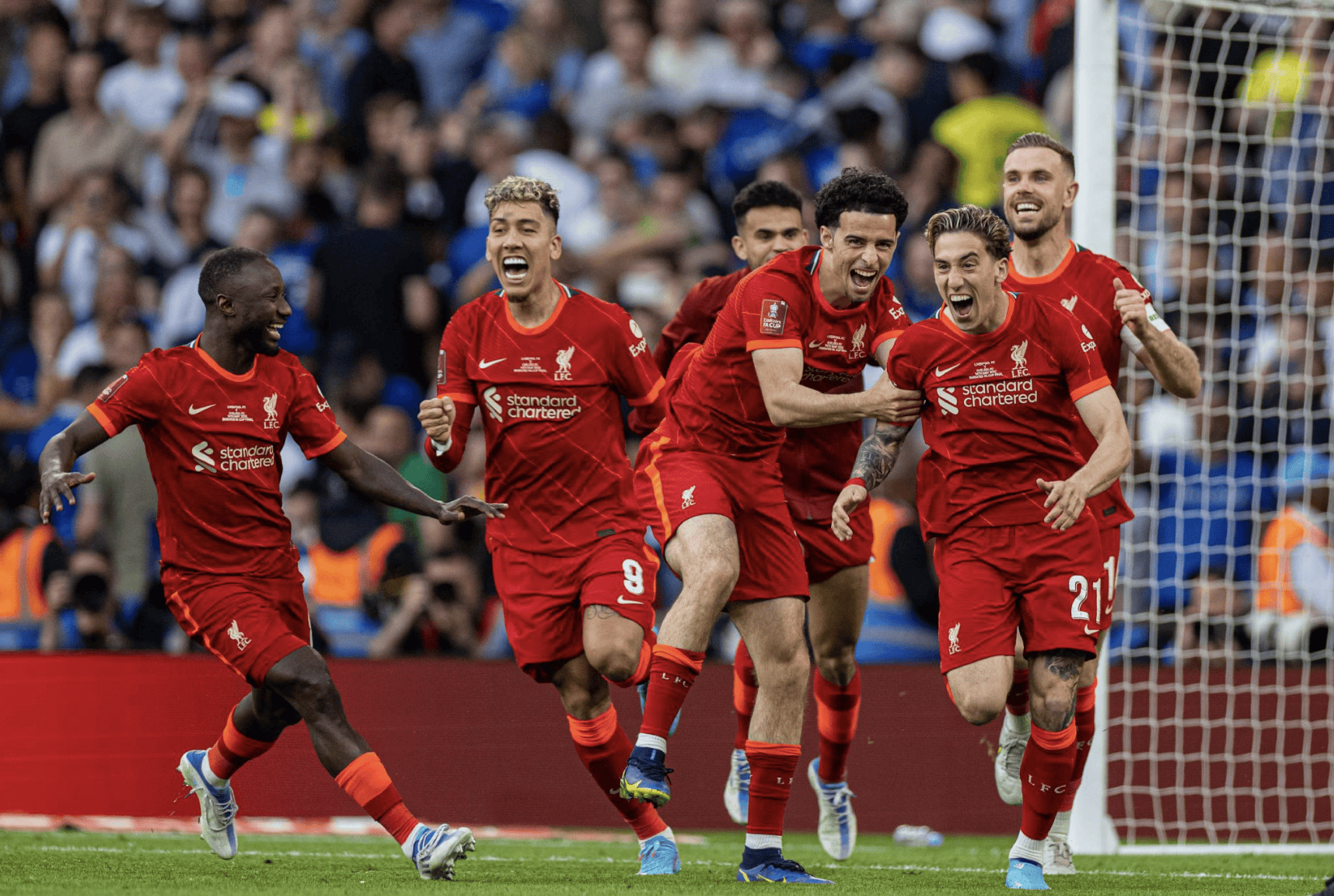 爱游戏下载-利物浦客场大胜阿斯顿维拉，保持领先