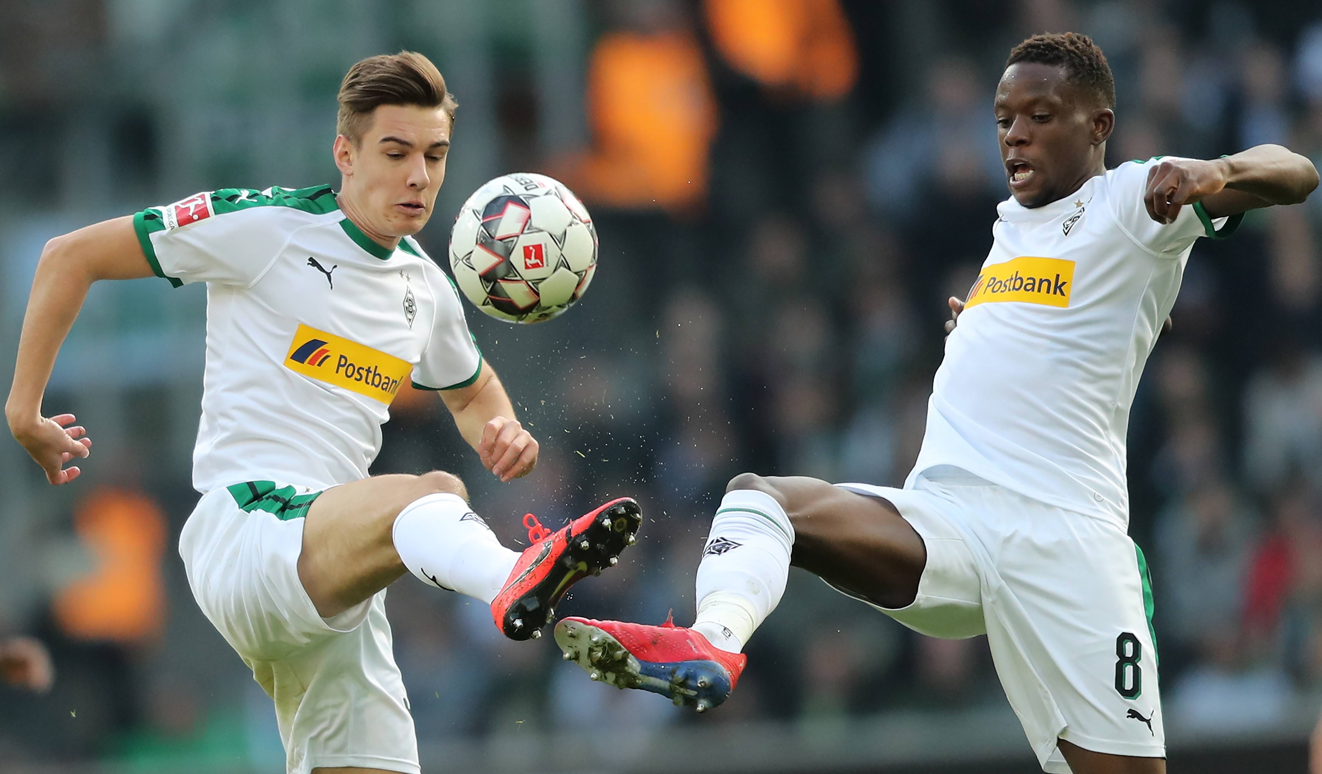 爱游戏下载-拜仁慕尼黑与门兴格拉德巴赫激烈对决