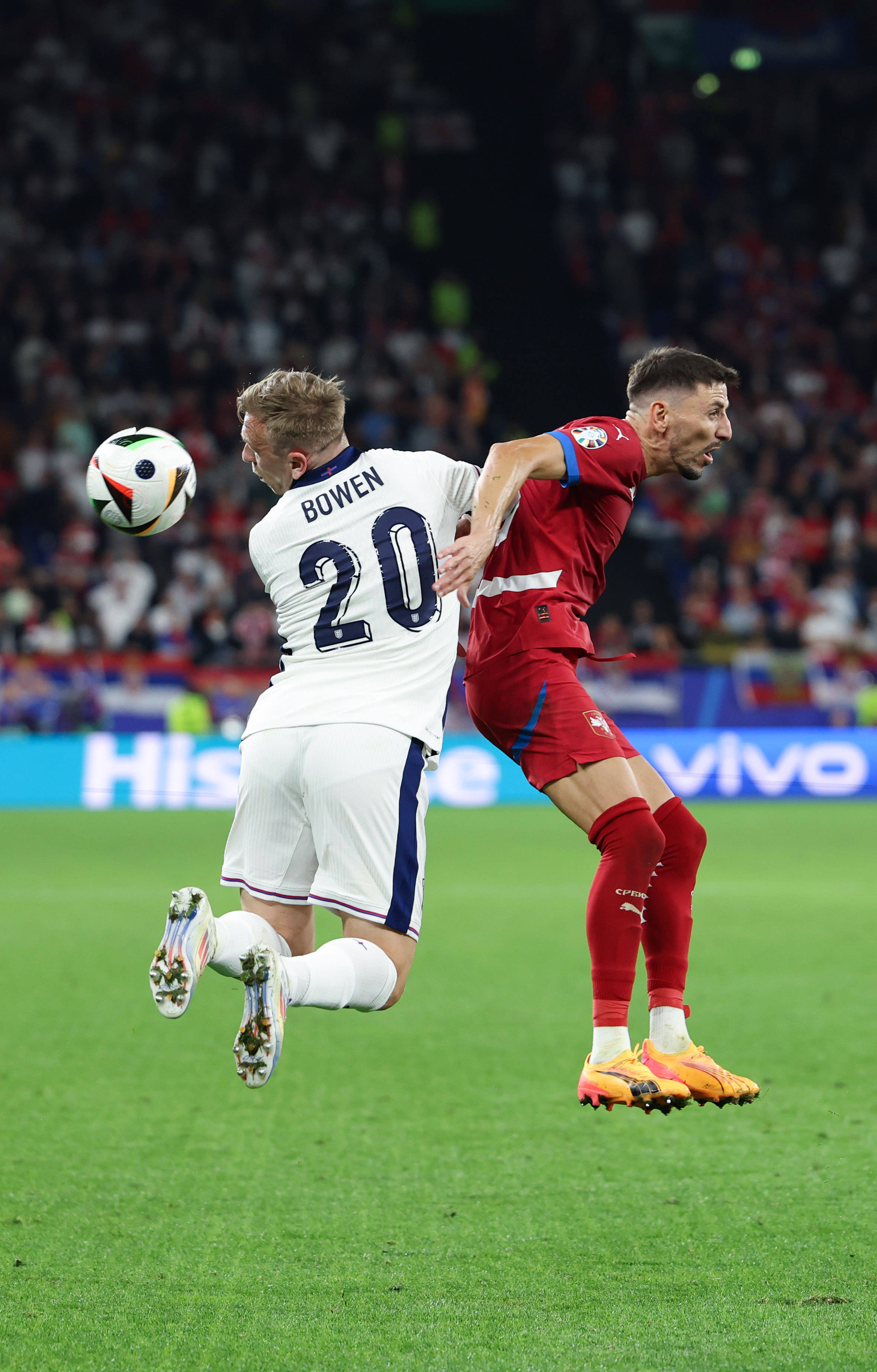 爱游戏大厅-欧洲国家杯比赛的瞬间成为了人们热议的话题