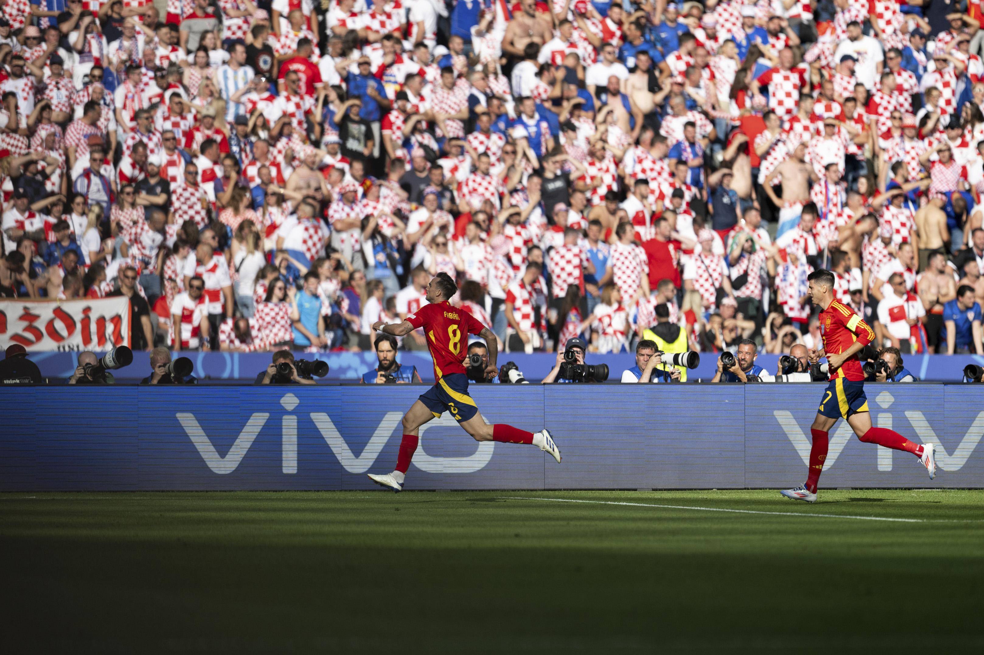 爱游戏娱乐-克罗地亚队以大比分晋级欧锦赛四强