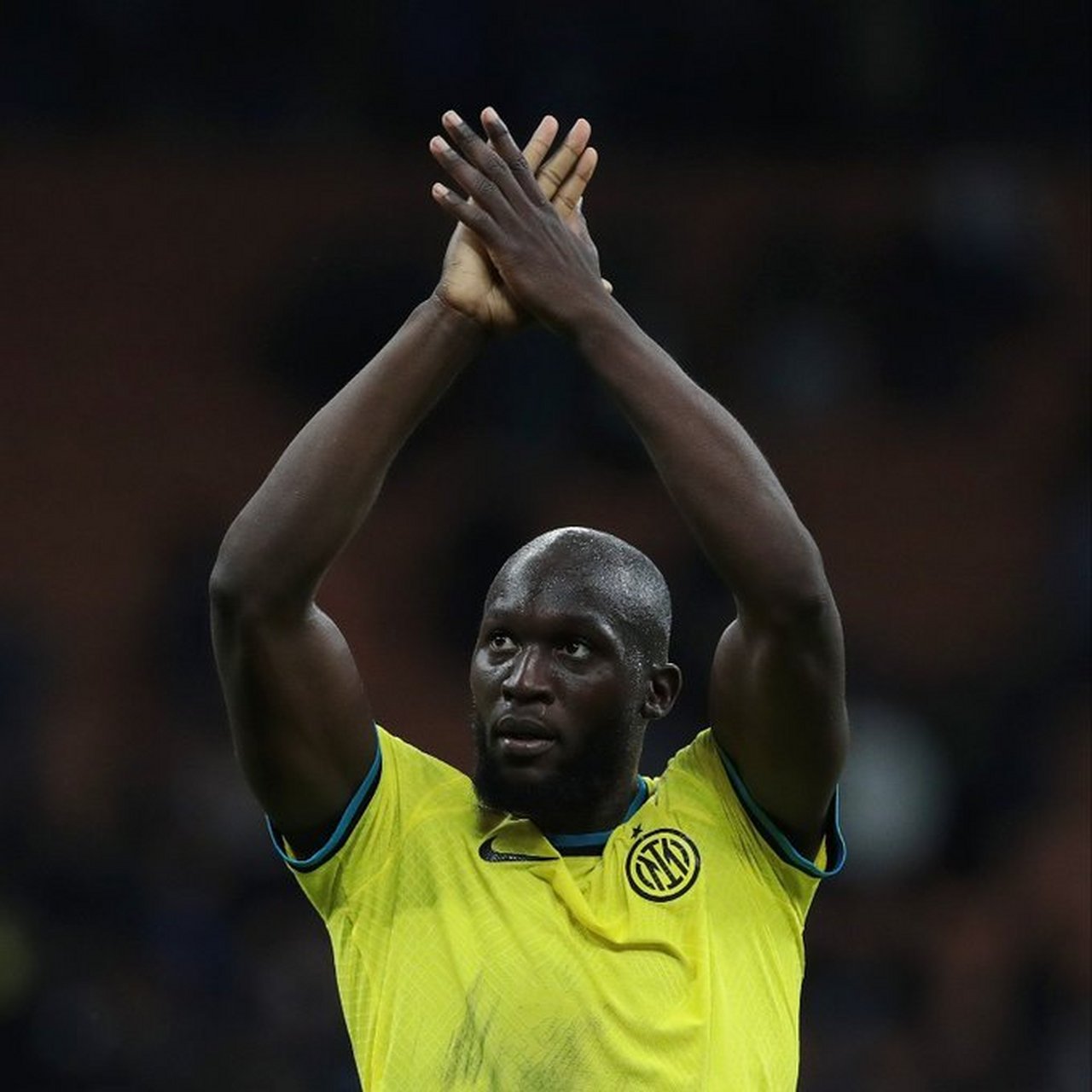 包含萨索洛取得连胜，稳居积分榜榜首的词条