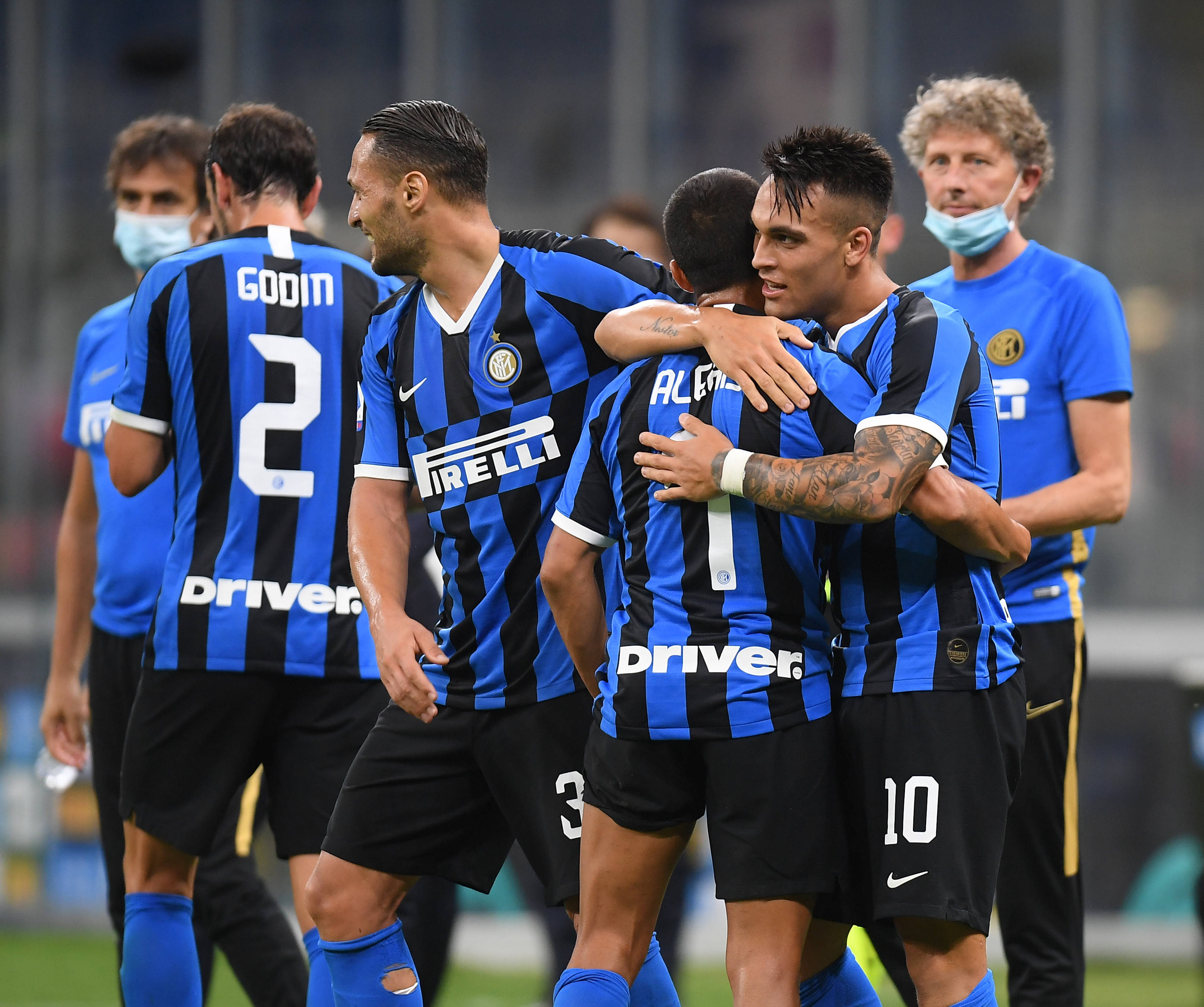 冠军球队在国际赛事中展现强大实力