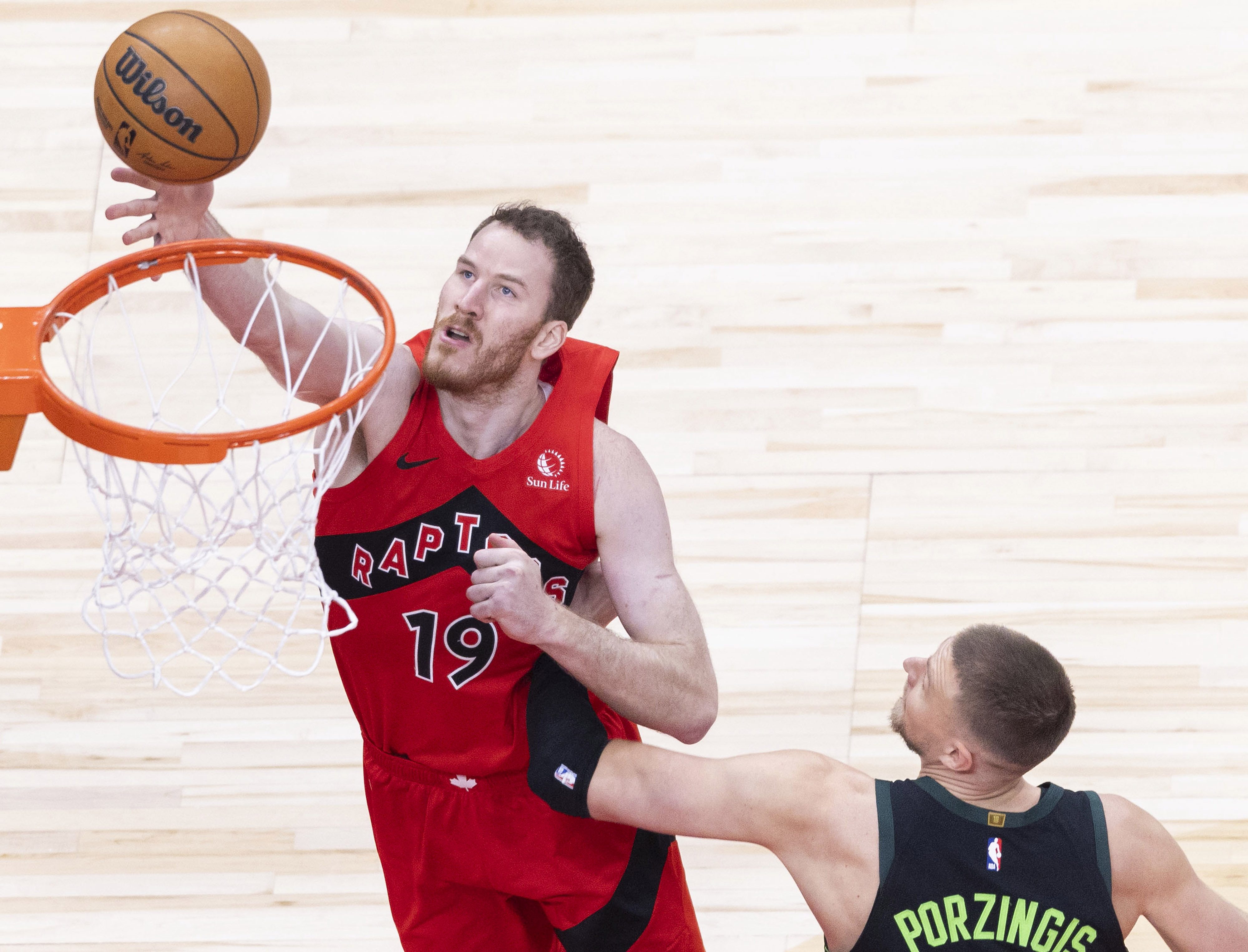 爱游戏APP-猛龙队客场大胜对手，实力得到验证的简单介绍