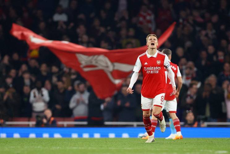 爱游戏体育-阿森纳主场失分，球队进攻疲软难以突破对手防线的简单介绍