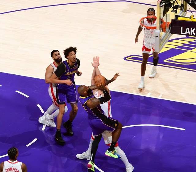 爱游戏在线-快船大胜灰熊科比助湖人逆转太阳