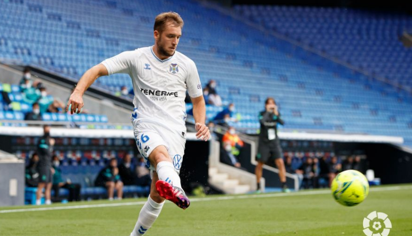 包含萨拉戈萨主场大胜马洛卡，豪取三分的词条