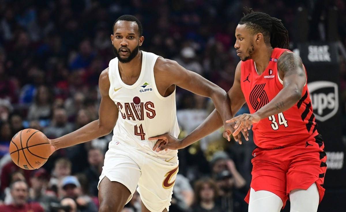 爱游戏官方-开拓者队换帅效果明显，获得连胜