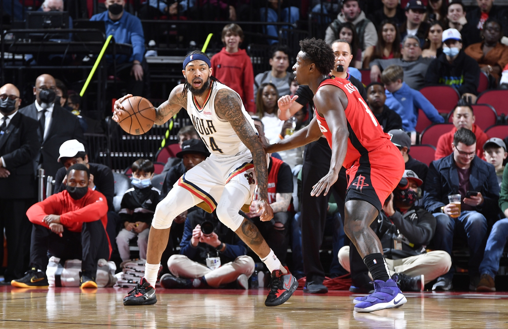 爱游戏体育-美国NBA联赛决赛战队展开紧张对决