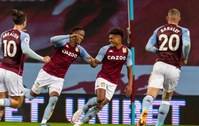 爱游戏大厅-曼城轻松取胜，继续领跑英超榜首