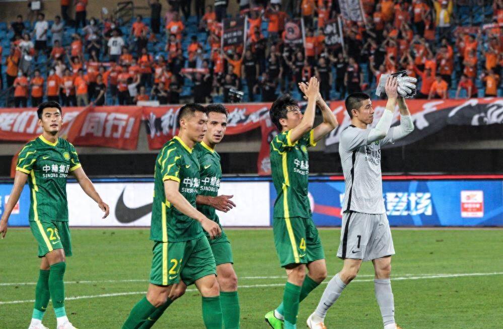 爱游戏体育-包含北京国安球员实力均衡，如何在比赛中保持团队的默契和协作？的词条