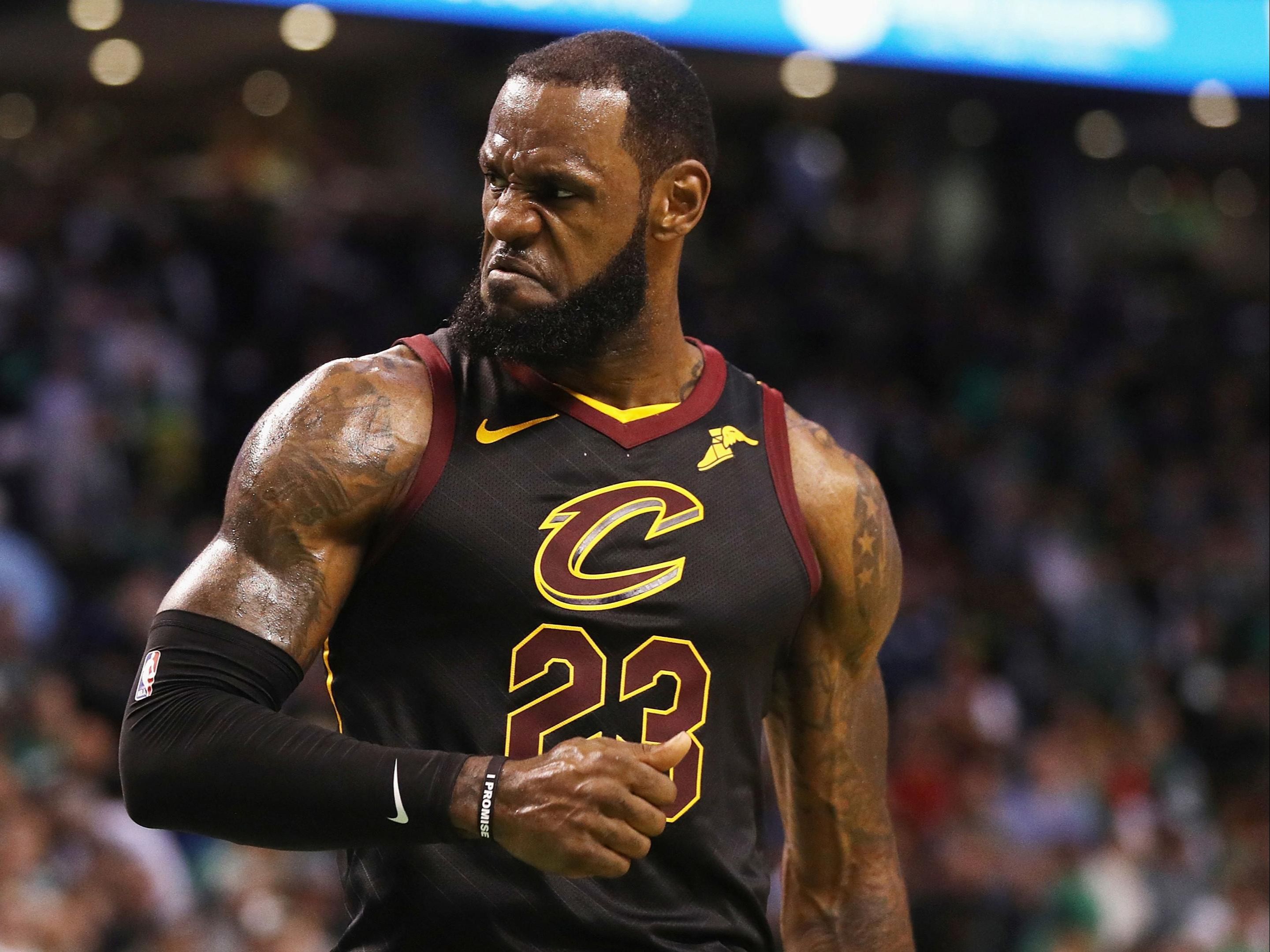 爱游戏大厅-湖人客场惨败灰熊，遭遇三连败的简单介绍