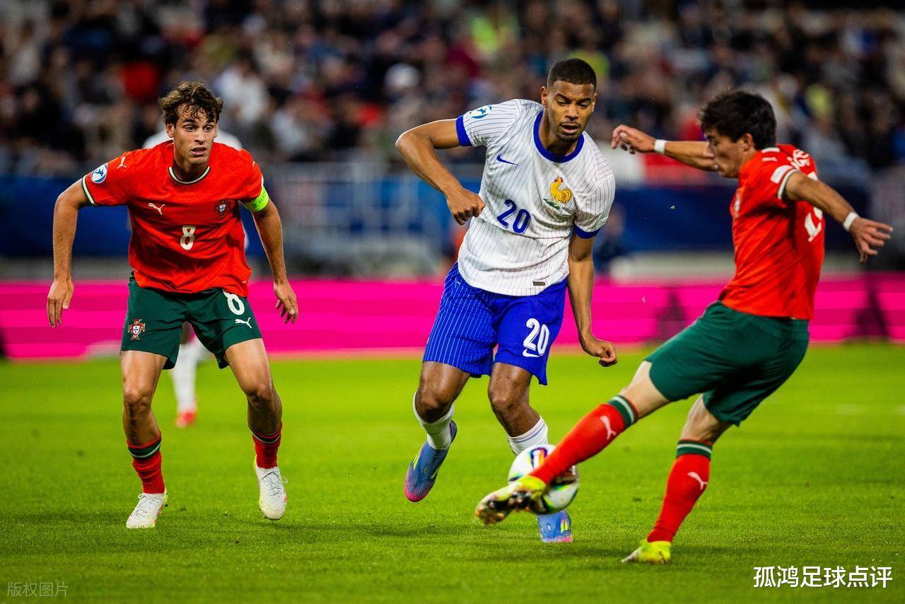 葡萄牙与波兰在欧洲杯预选赛展开较量 葡萄牙与波兰在欧洲杯预选赛展开较量