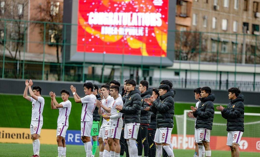 爱游戏下载-包含斗志昂扬：冠军热门球队展现出色表现的词条