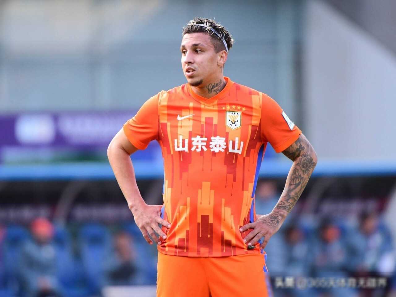 爱游戏在线-山东鲁能全队战术调整，积极应战