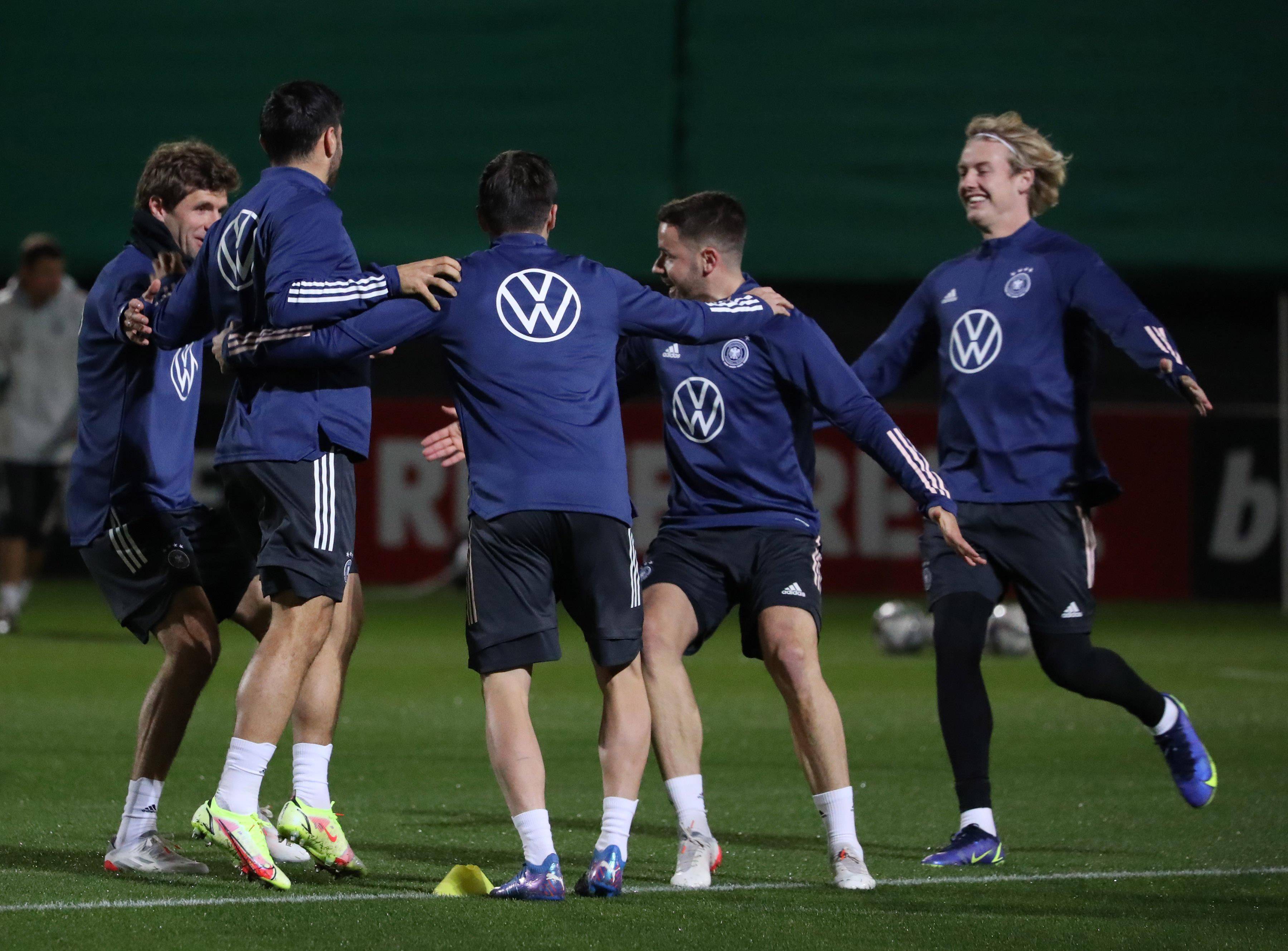 德国队在比赛中表现出色，晋级无忧