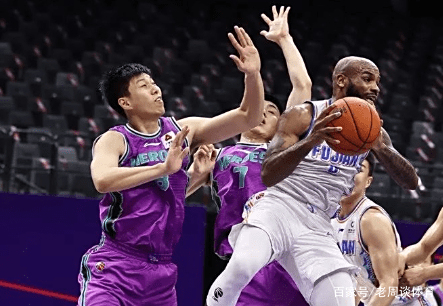 爱游戏体育-武汉队胜大连男篮，状态回升的简单介绍
