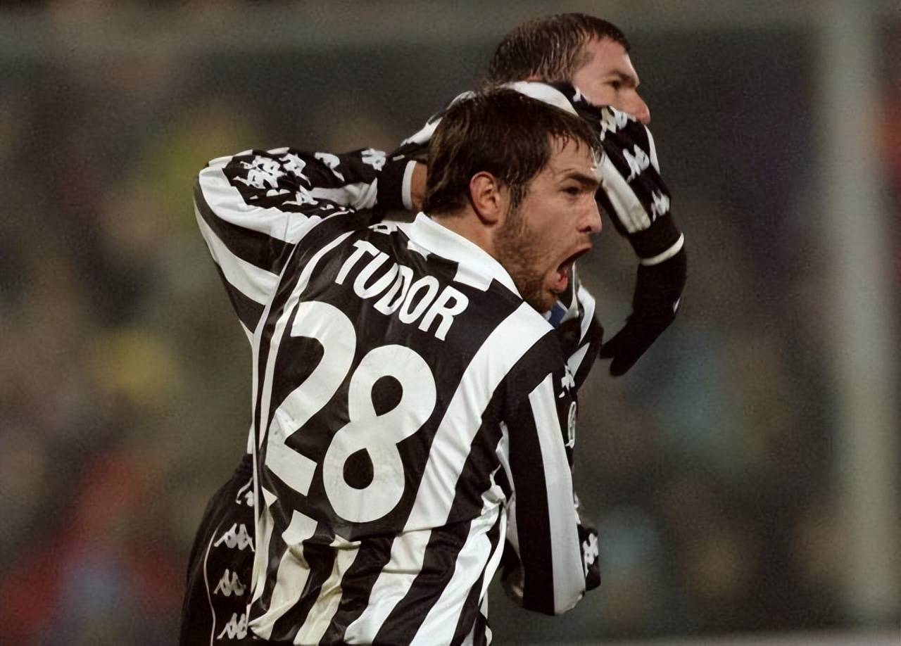 包含尤文图斯遗憾离开，巴黎晋级展现实力的词条