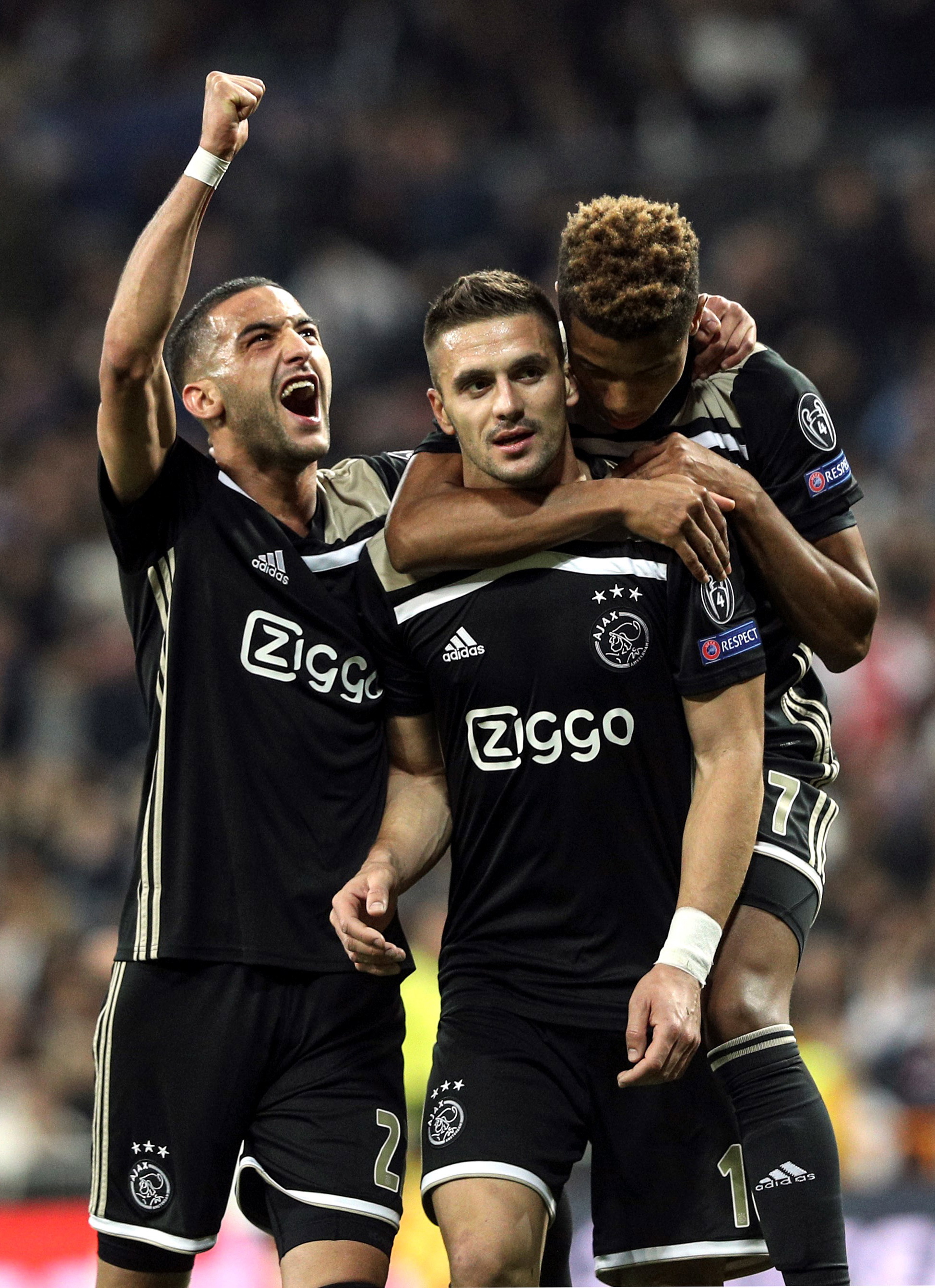 阿贾克斯抢得先机,晋级形势乐观的简单介绍 阿贾克斯抢得先机,晋级形势乐观的简单介绍