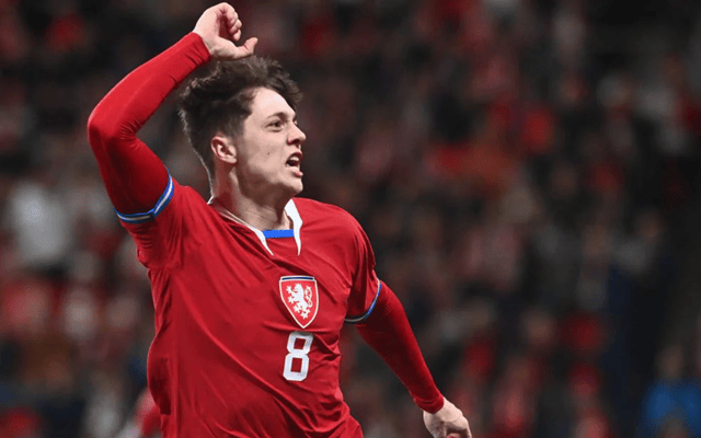 捷克队在国际足球比赛中立于不败 捷克队在国际足球比赛中立于不败