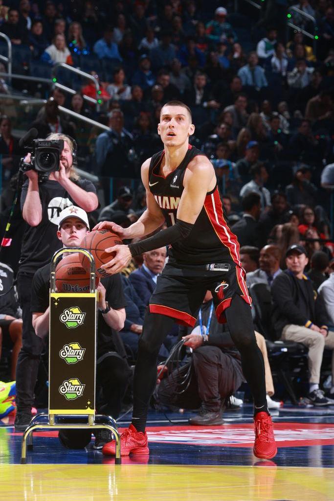 爱游戏在线-开拓者击败凯尔特人，利拉德绝杀的简单介绍