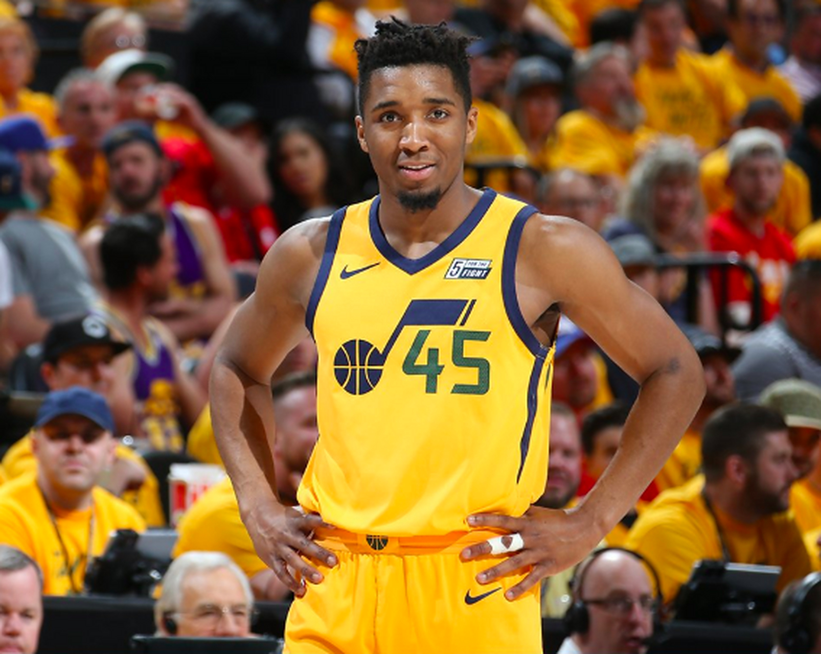 关于波兰男篮鏖战魔术,萨姆·米切尔送出助攻的信息 关于波兰男篮鏖战魔术,萨姆·米切尔送出助攻的信息