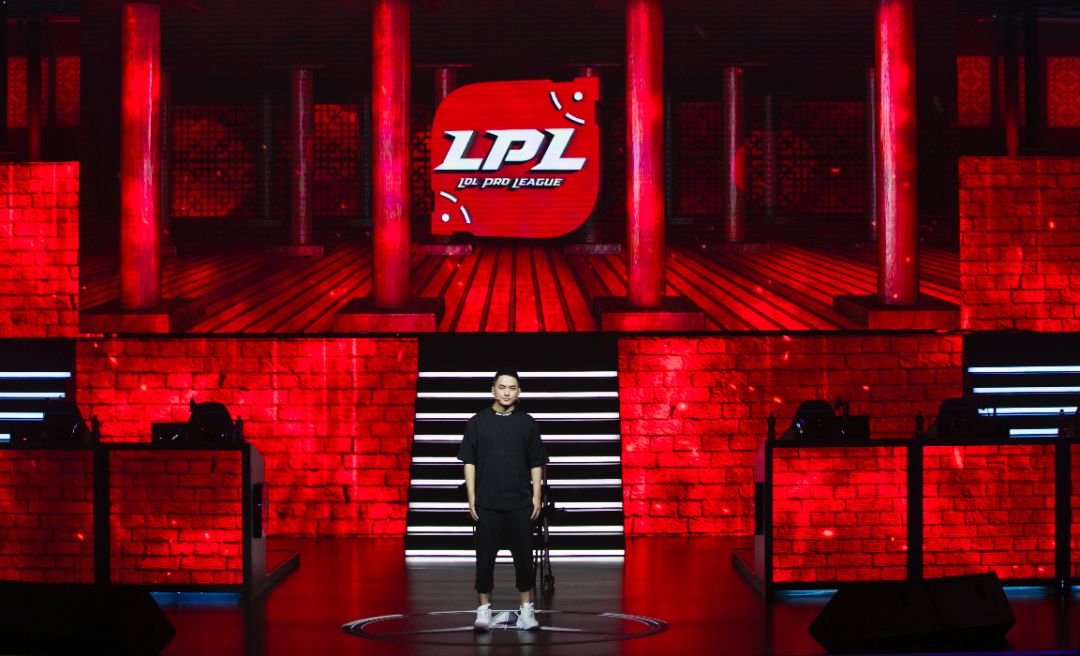 LPL赛事精彩瞬间盘点,年度回顾震撼登场的简单介绍 LPL赛事精彩瞬间盘点,年度回顾震撼登场的简单介绍