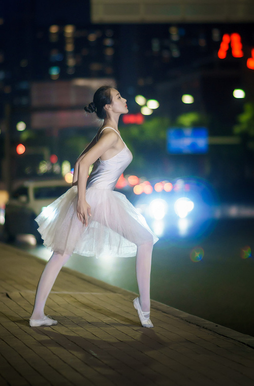 爱游戏官方入口-蓝桥新王降临，基耶萨一剑封喉，切尔西终结阿森纳不败金身