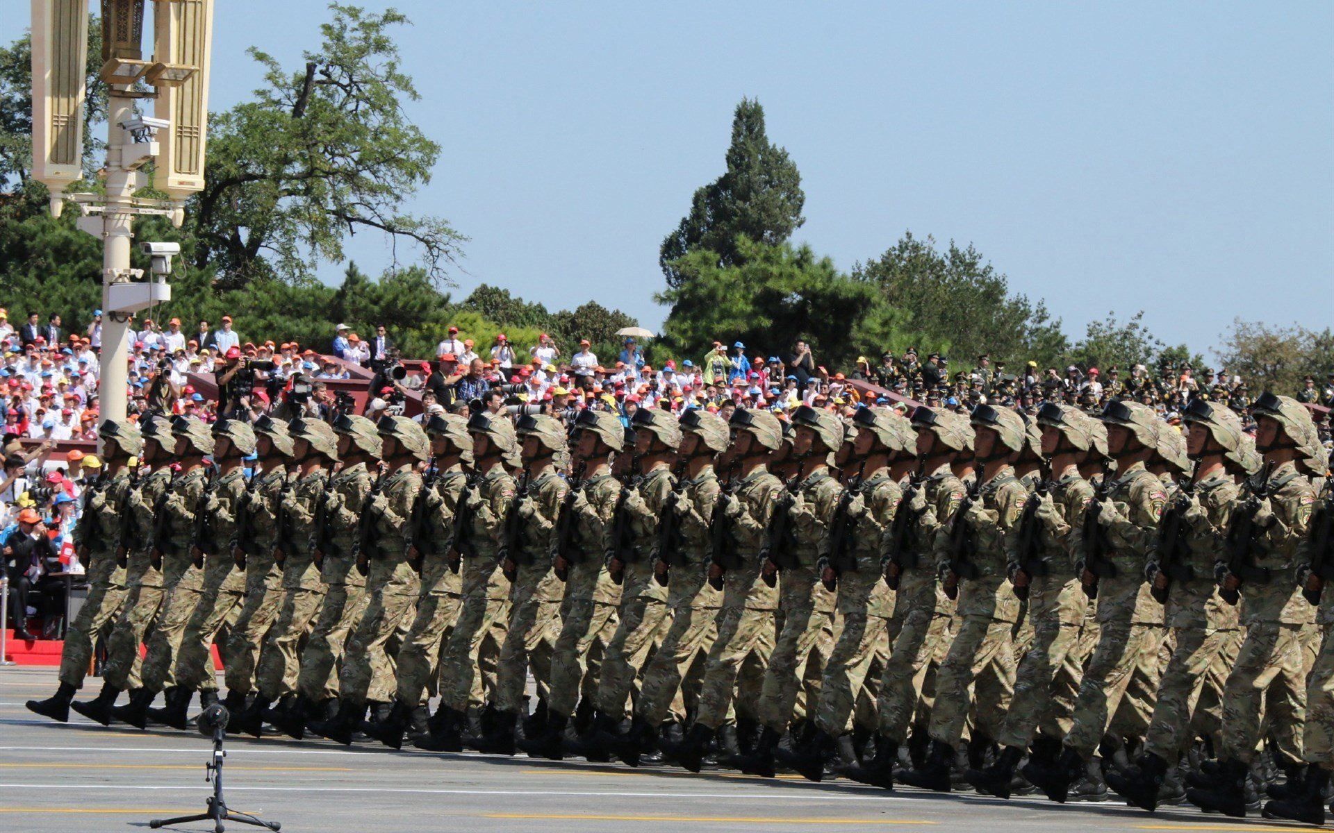 血肉长城与闪耀金杯，当伊朗横扫芬兰成为另一种NBA总决赛焦点