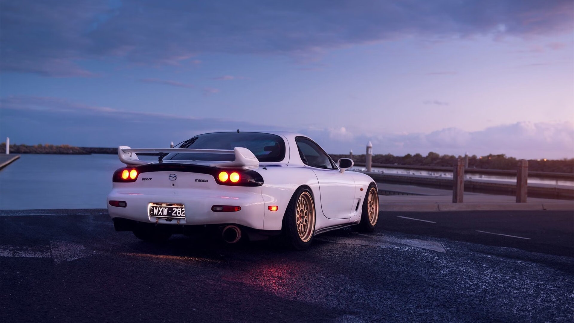 篮球世界的双重奏，凯尔特人击败76人，库里欧冠半决赛主宰战局